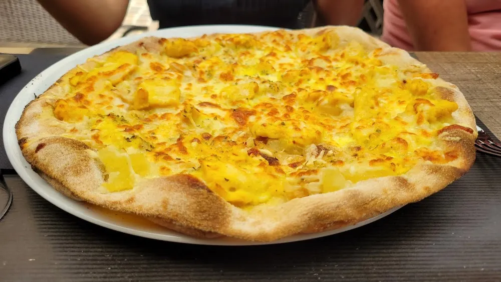 Pizza Aux Quatre Fromages